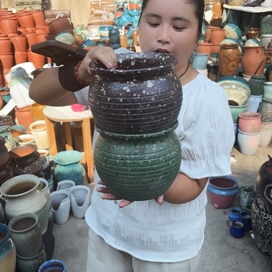 口18高16瑕瑕两个盆子。