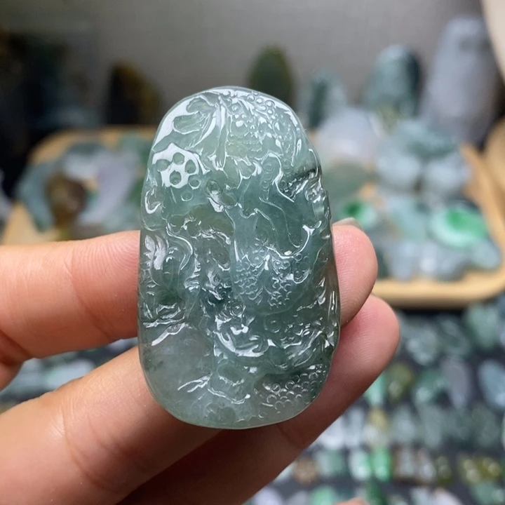 颈饰未镶嵌翡翠龙
