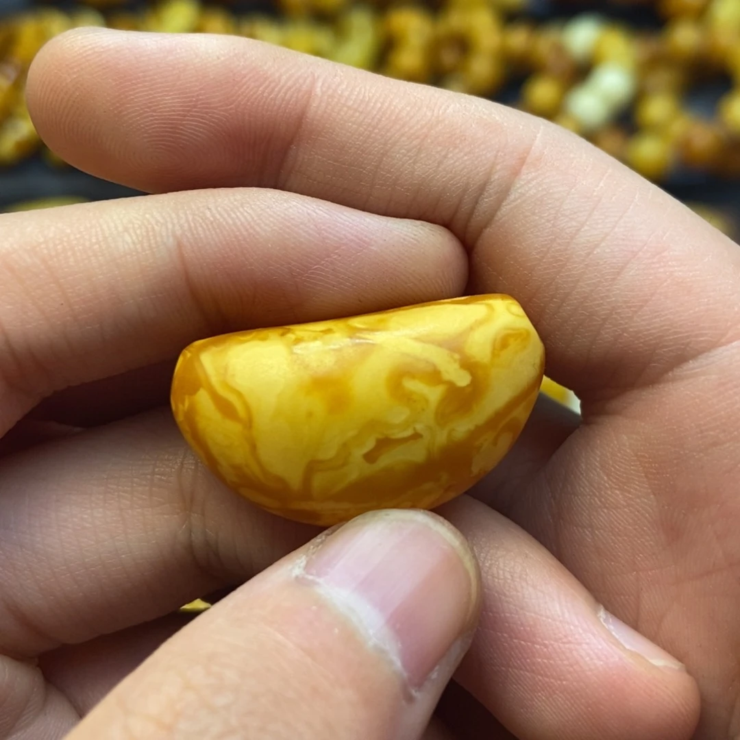 蜜蜡未镶嵌珠宝奇石