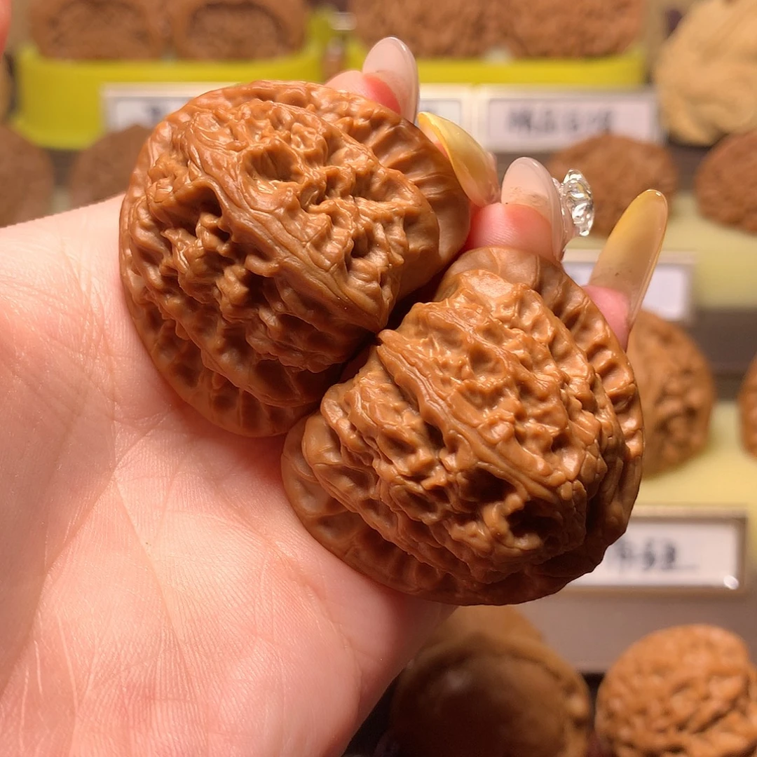 吊坠文玩核桃正三角白等腰糖三角42.5精品