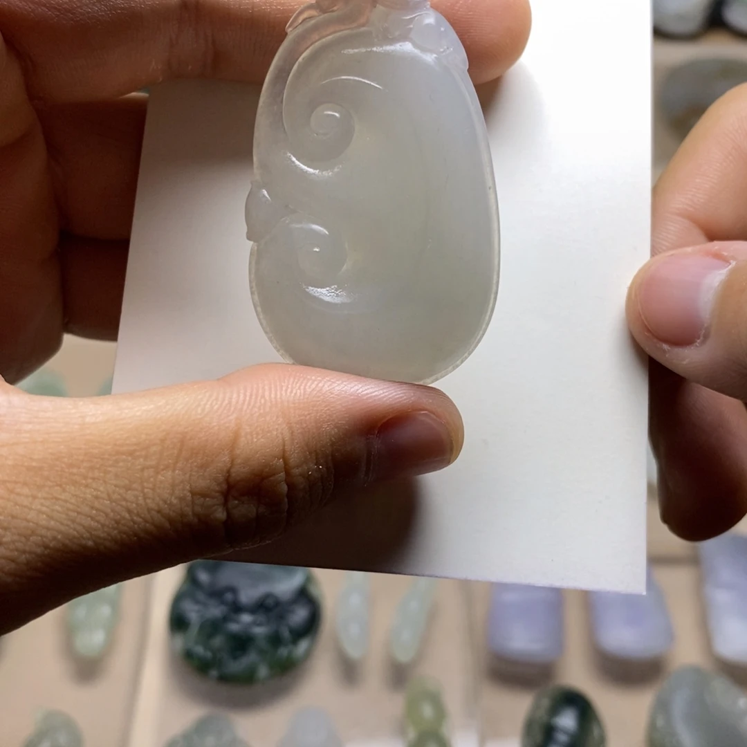 定制翡翠未镶嵌如意