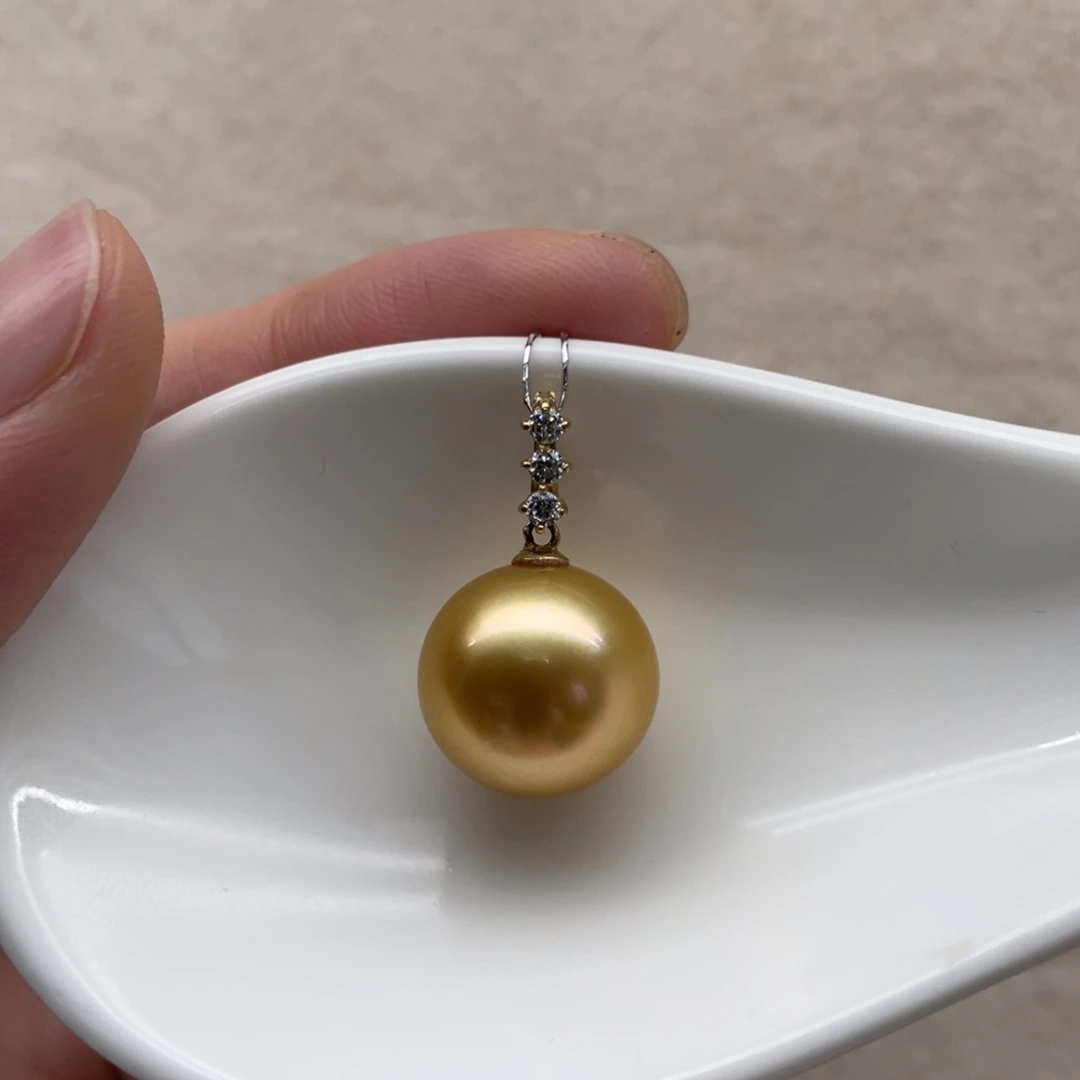 18K金镶嵌海水珍珠吊坠(不含链)13.7mm