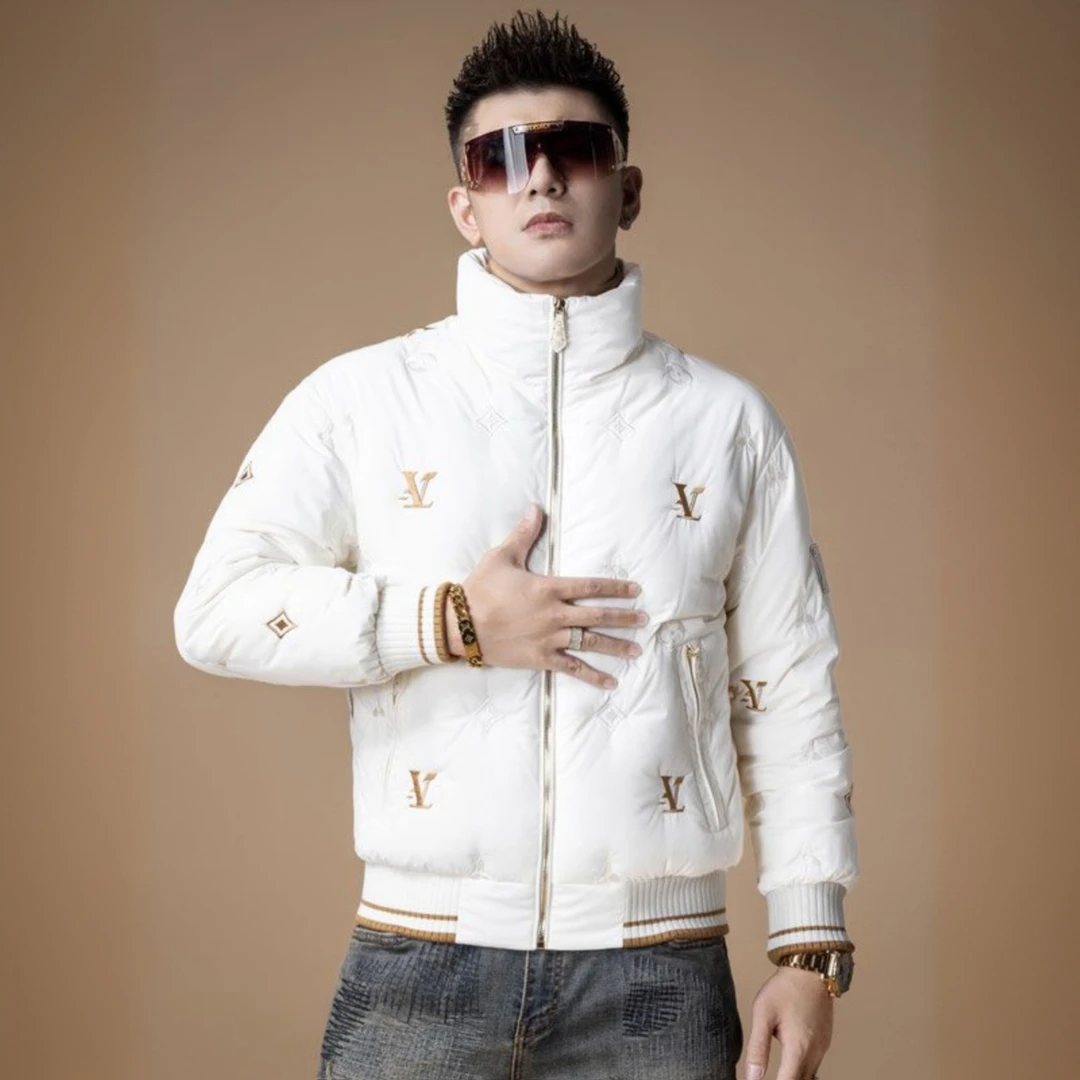 潮牌冬季新款白鸭绒男士高端潮牌外套休闲立领短款保暖加厚羽绒服