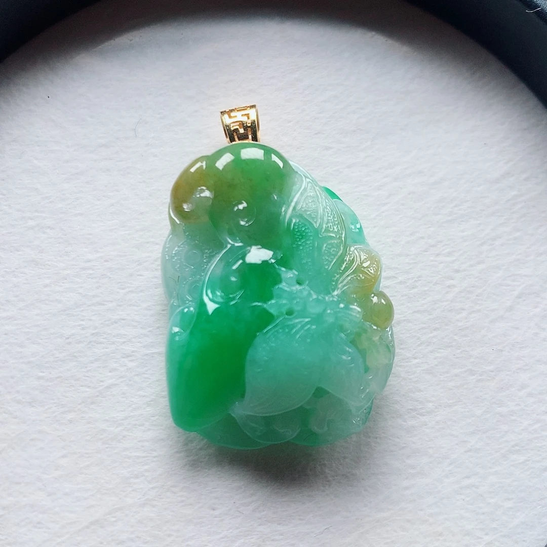 翡翠颈饰未镶嵌蝴蝶如意