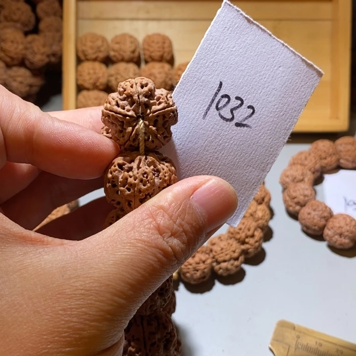 手串金刚菩提1036号尺寸24➕梅花