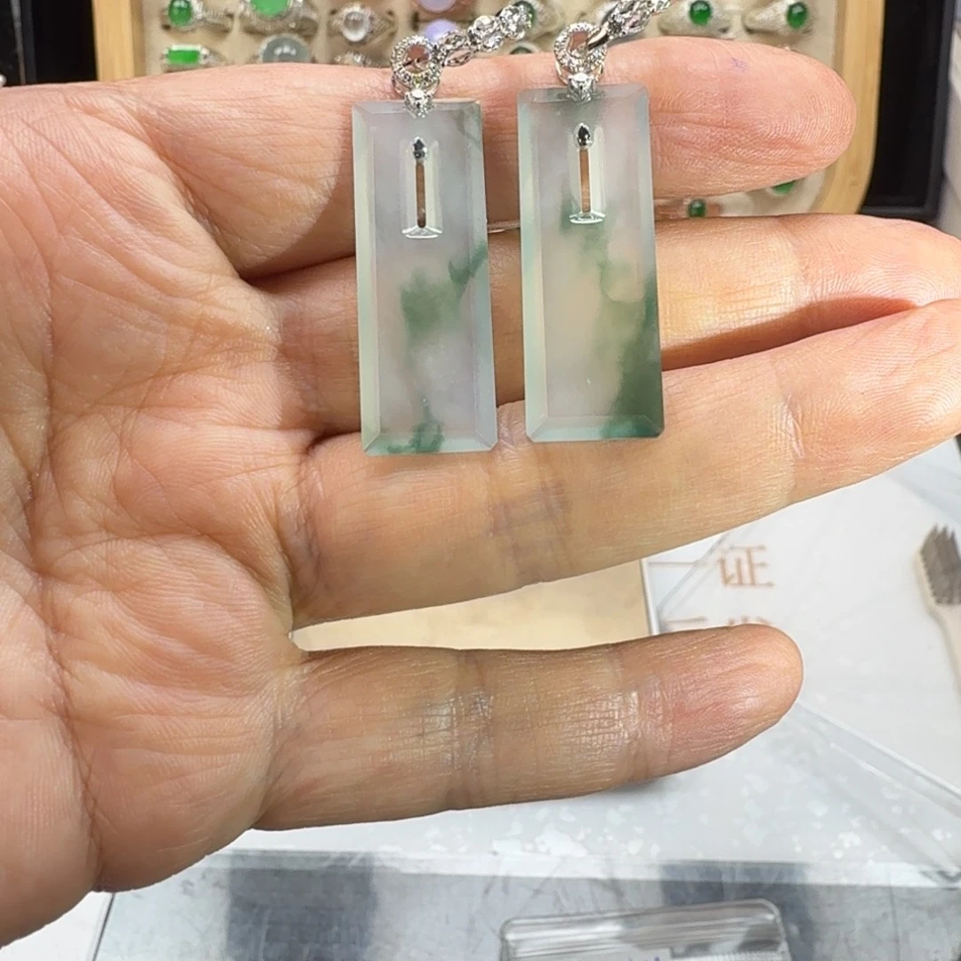 18K金镶嵌戒指翡翠天然缅甸翡翠A货