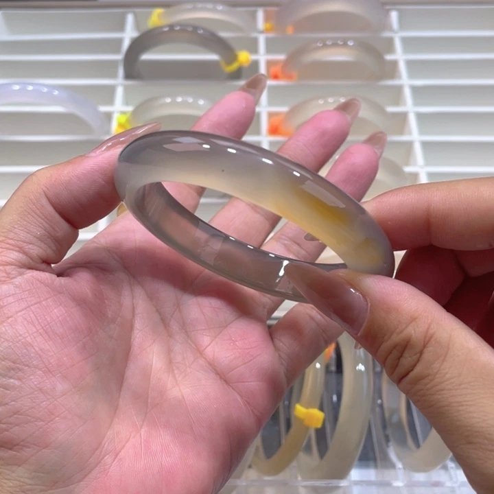 玛瑙/玉髓未镶嵌手镯