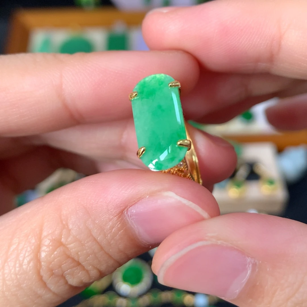 翡翠未镶嵌戒指戒指