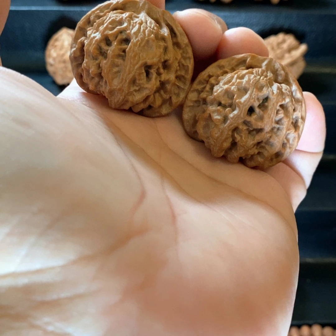 桃核把件山地苹果园40