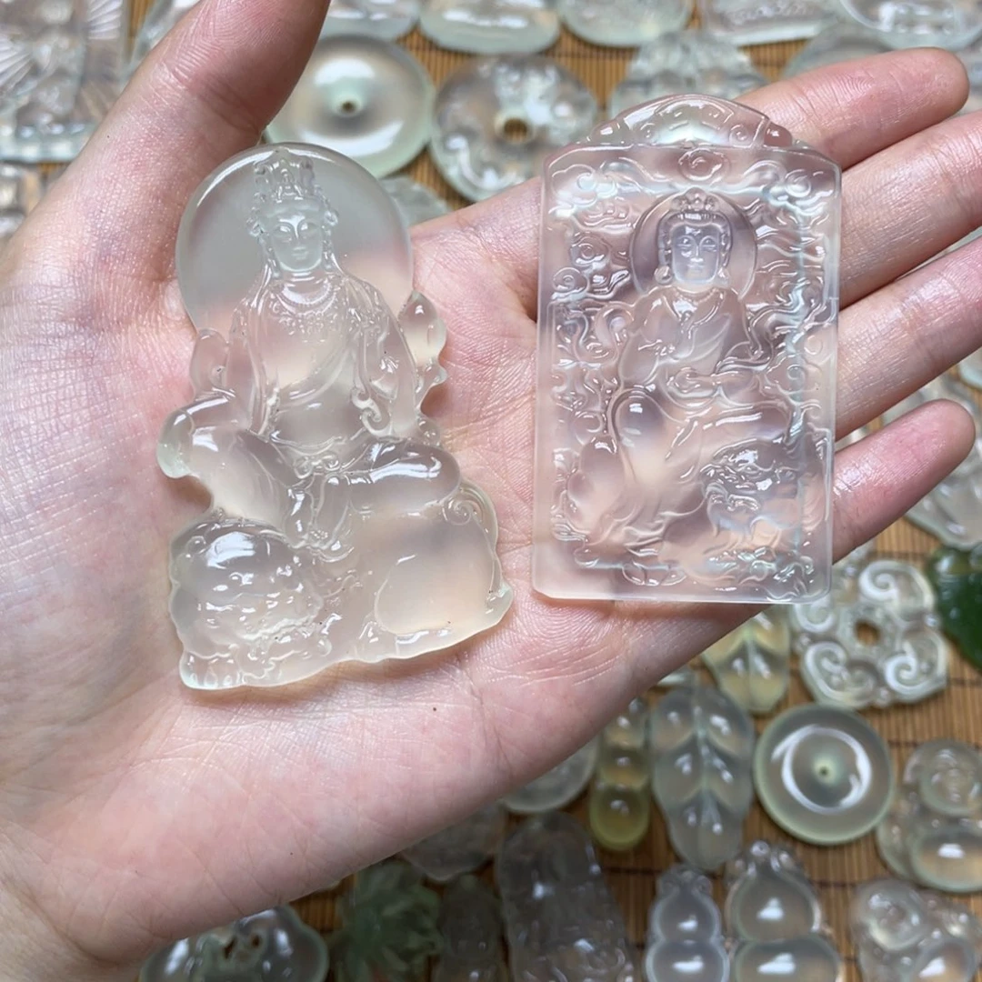 蛇纹石玉未镶嵌颈饰竹*