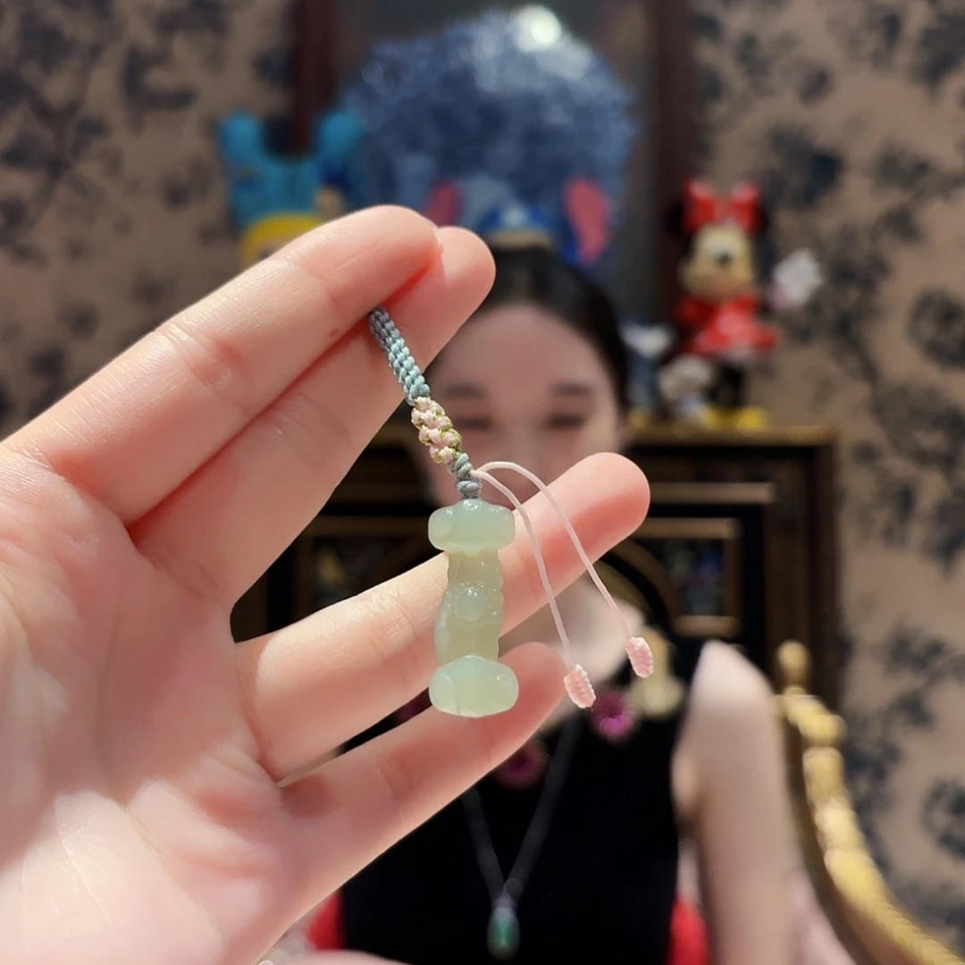 和田玉未镶嵌车挂