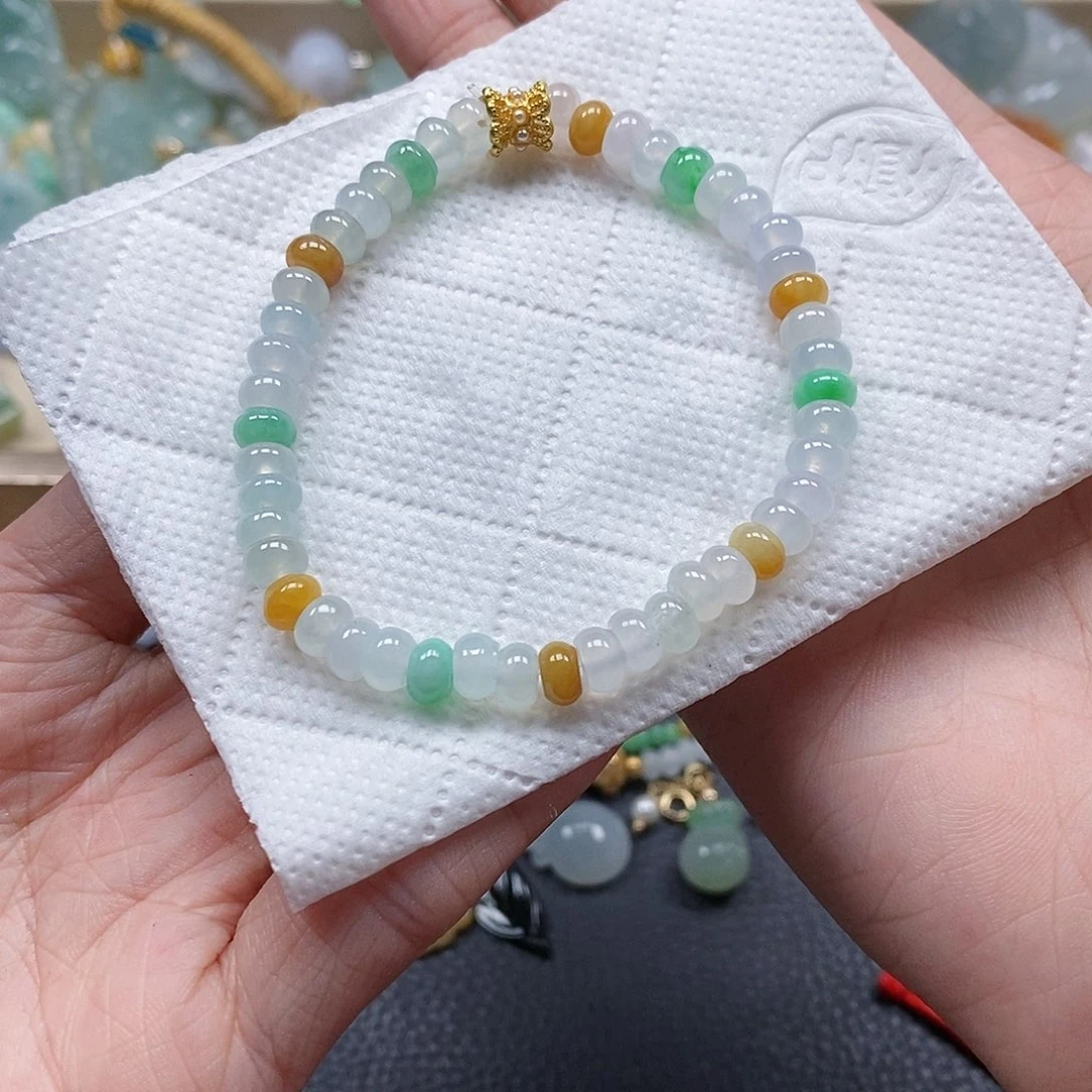 翡翠颈饰未镶嵌闪