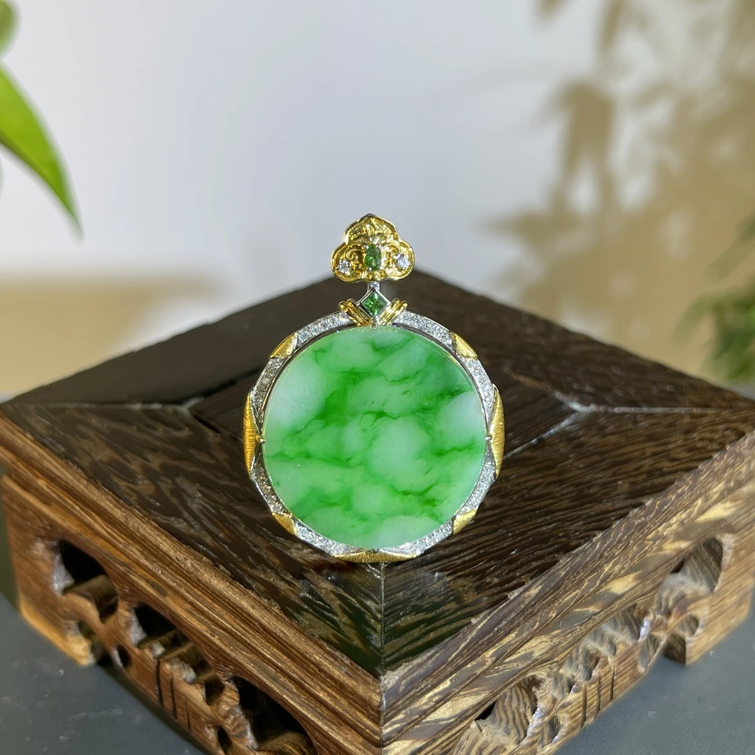 JTB11-162 天然缅甸A货翡翠 18K含钻镶嵌无事牌