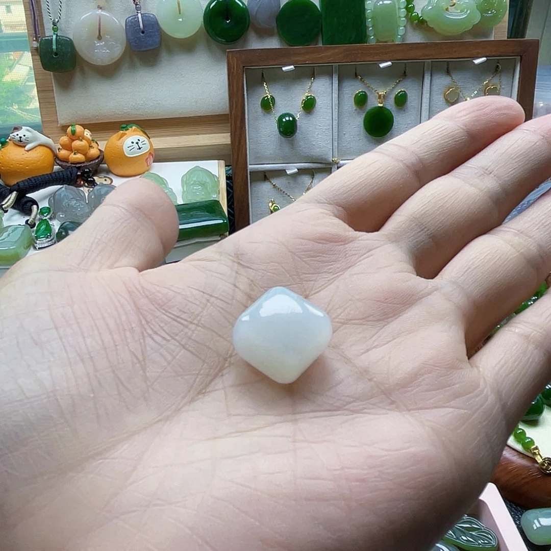 和田玉未镶嵌吊坠(不含链)依*