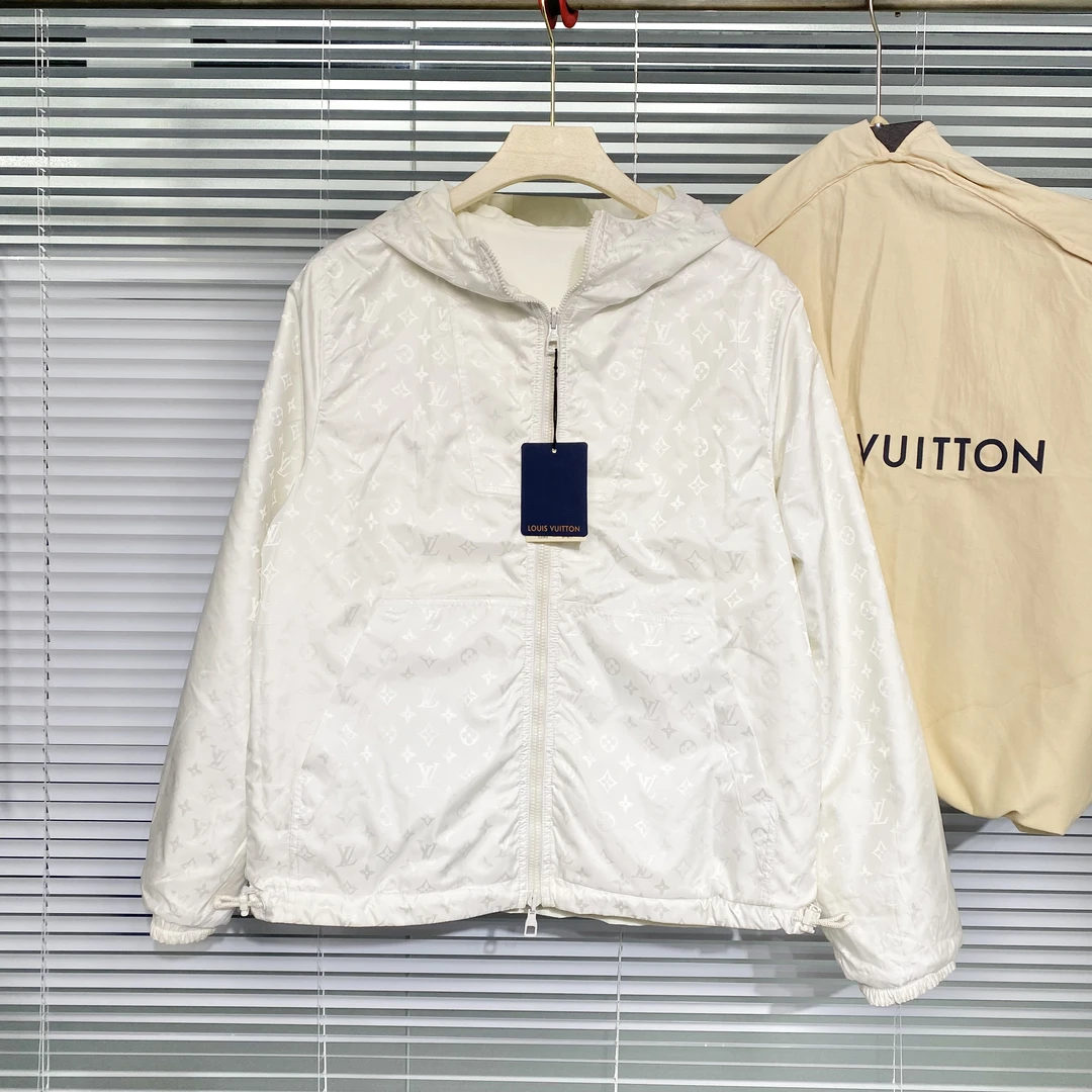 未使用 LouisVuitton/路易威登 满印 别针 双面穿夹克 44码 a282