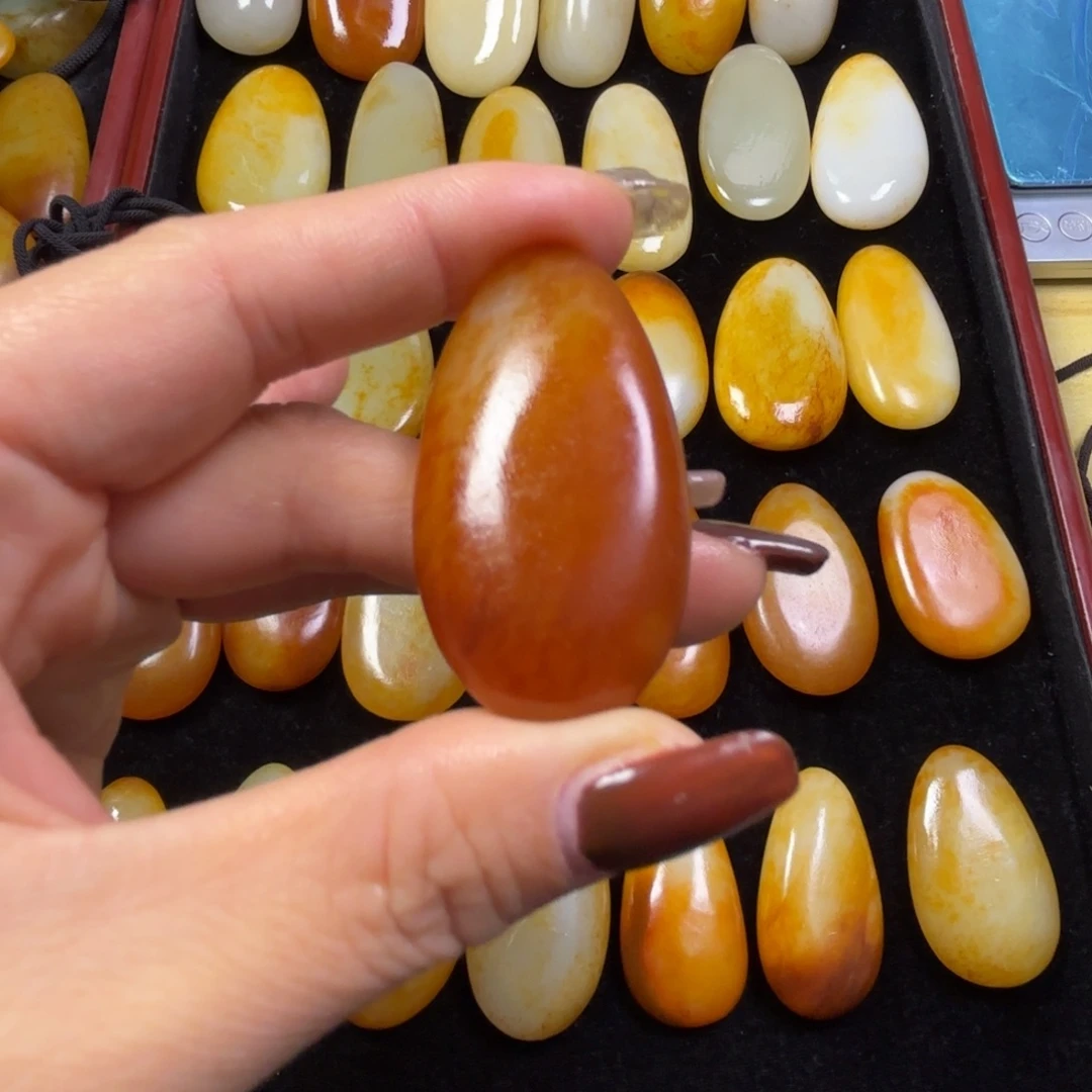 流***华和田玉未镶嵌颈饰