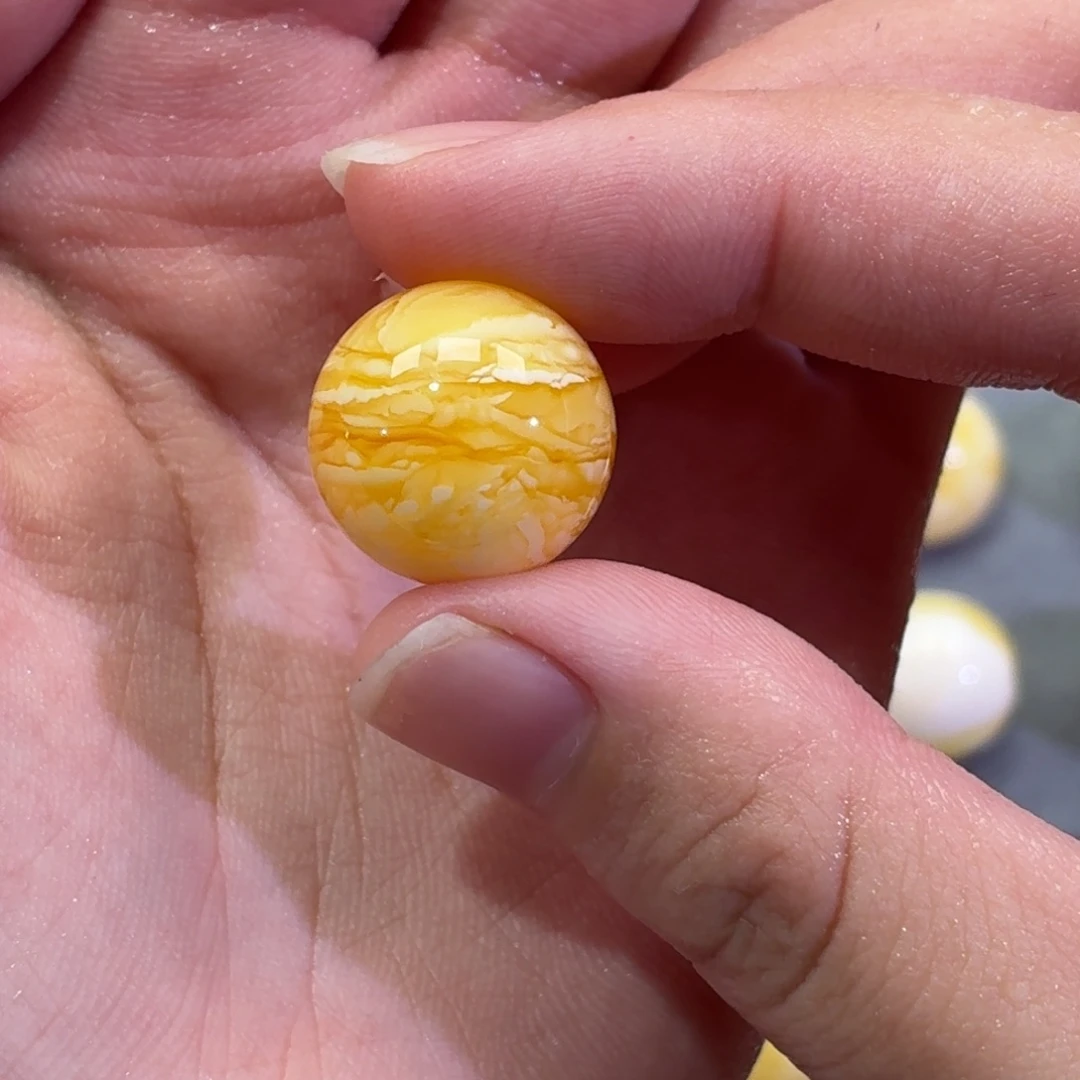 黄***楼琥珀未镶嵌裸石圆珠