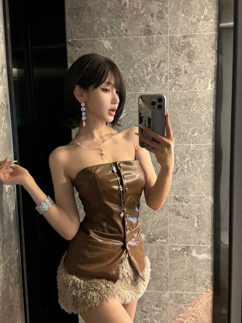 2025夏季新款欧美辣妹风单排扣性感抹胸皮革上衣一字肩抹胸小背心