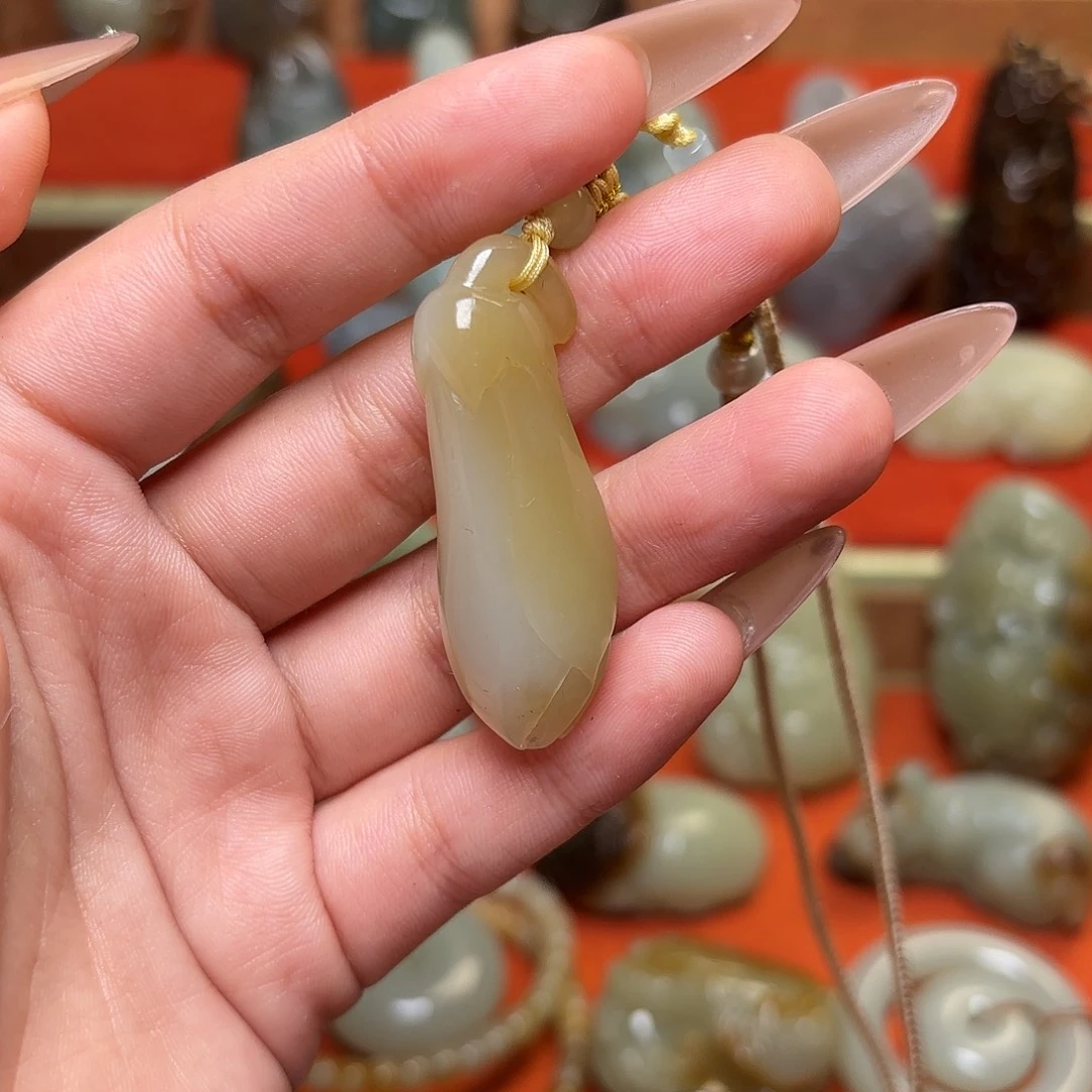 颈饰未镶嵌和田玉l****蕾