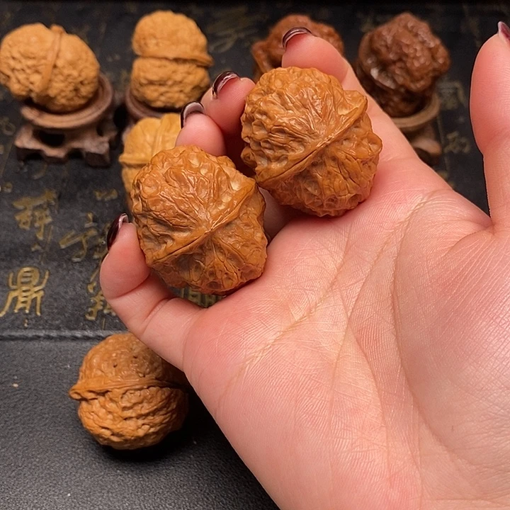 文玩核桃吊坠百花绣球