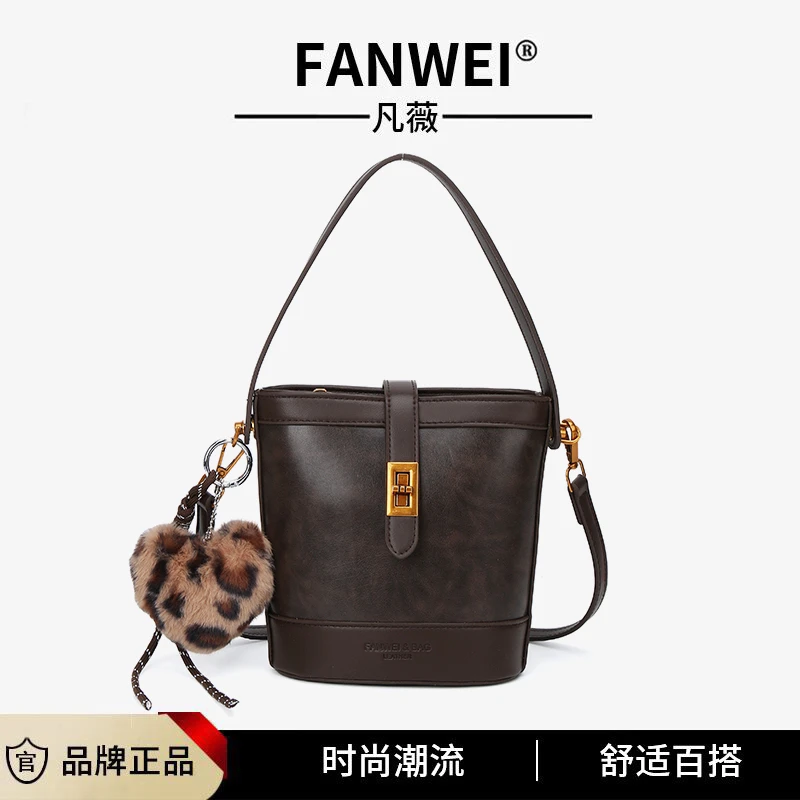 新款轻奢百搭高级感气质时尚斜挎女士包889咖啡