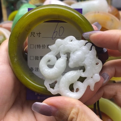 未镶嵌蛇纹石玉手镯