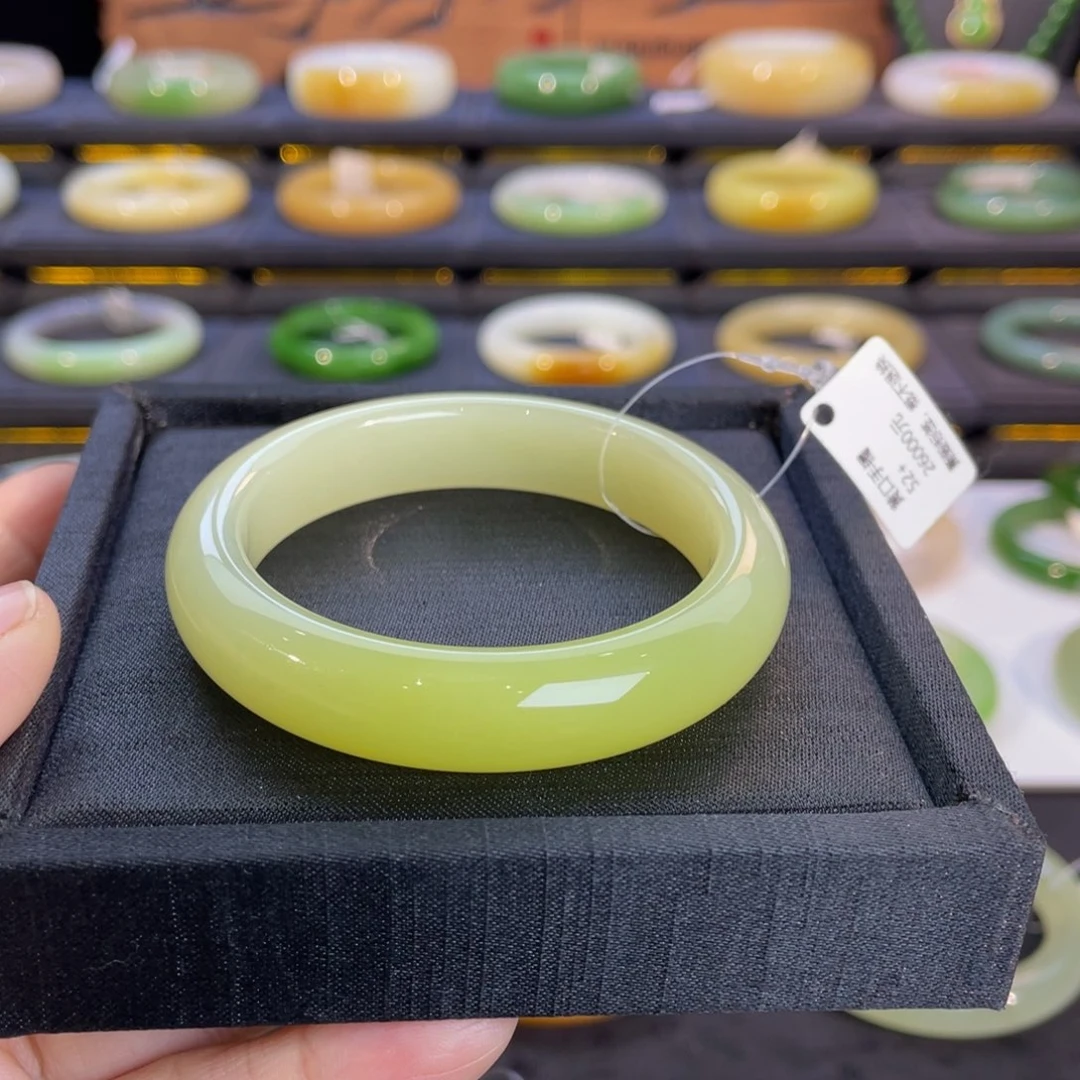 未镶嵌手镯和田玉-黄口渐变52