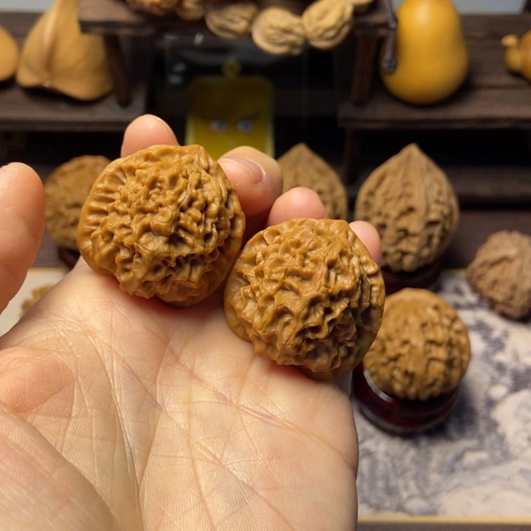文玩核桃把件全品河豚尺寸34