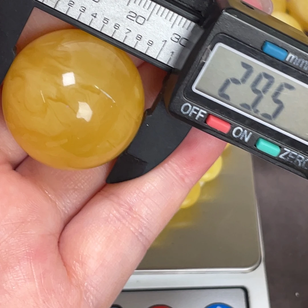 未镶嵌琥珀裸石229