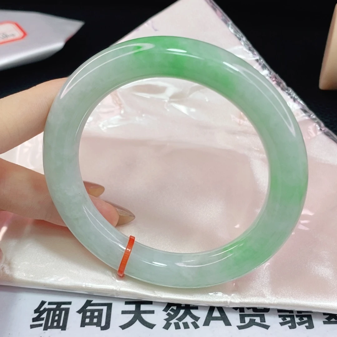 未镶嵌手镯翡翠59圆镯