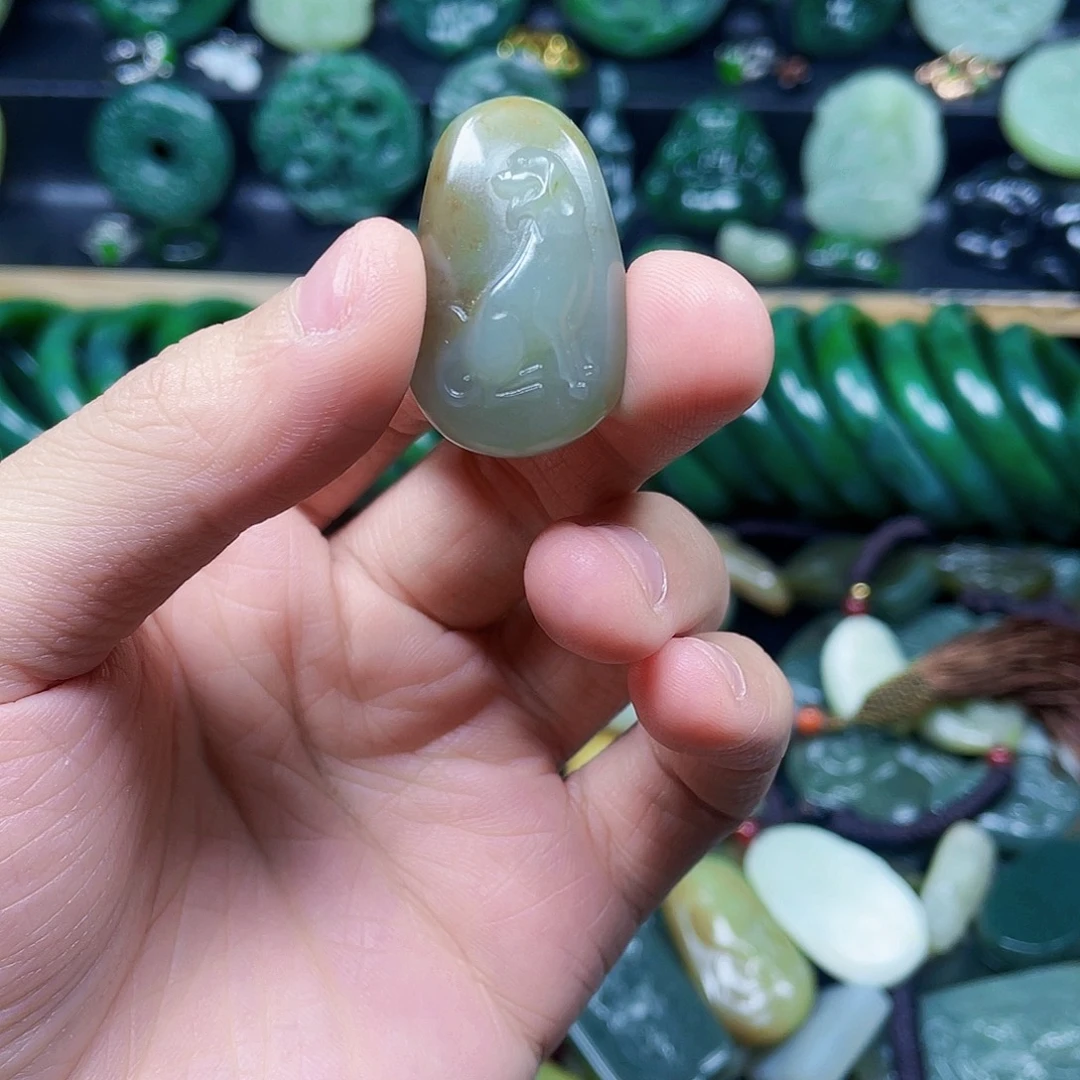 和田玉未镶嵌珠宝奇石