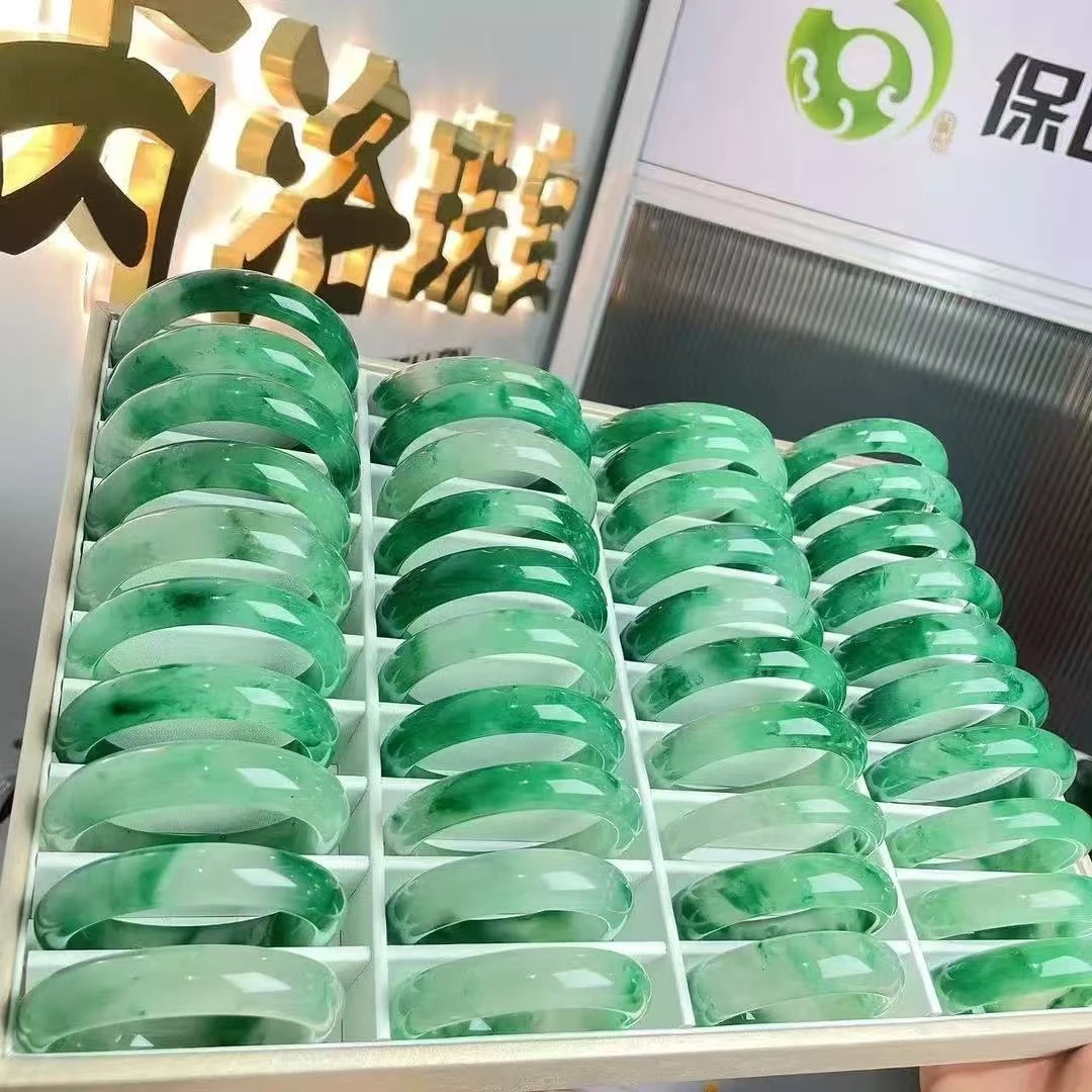非洲翠冰飘花手镯是|多样性发货发其|