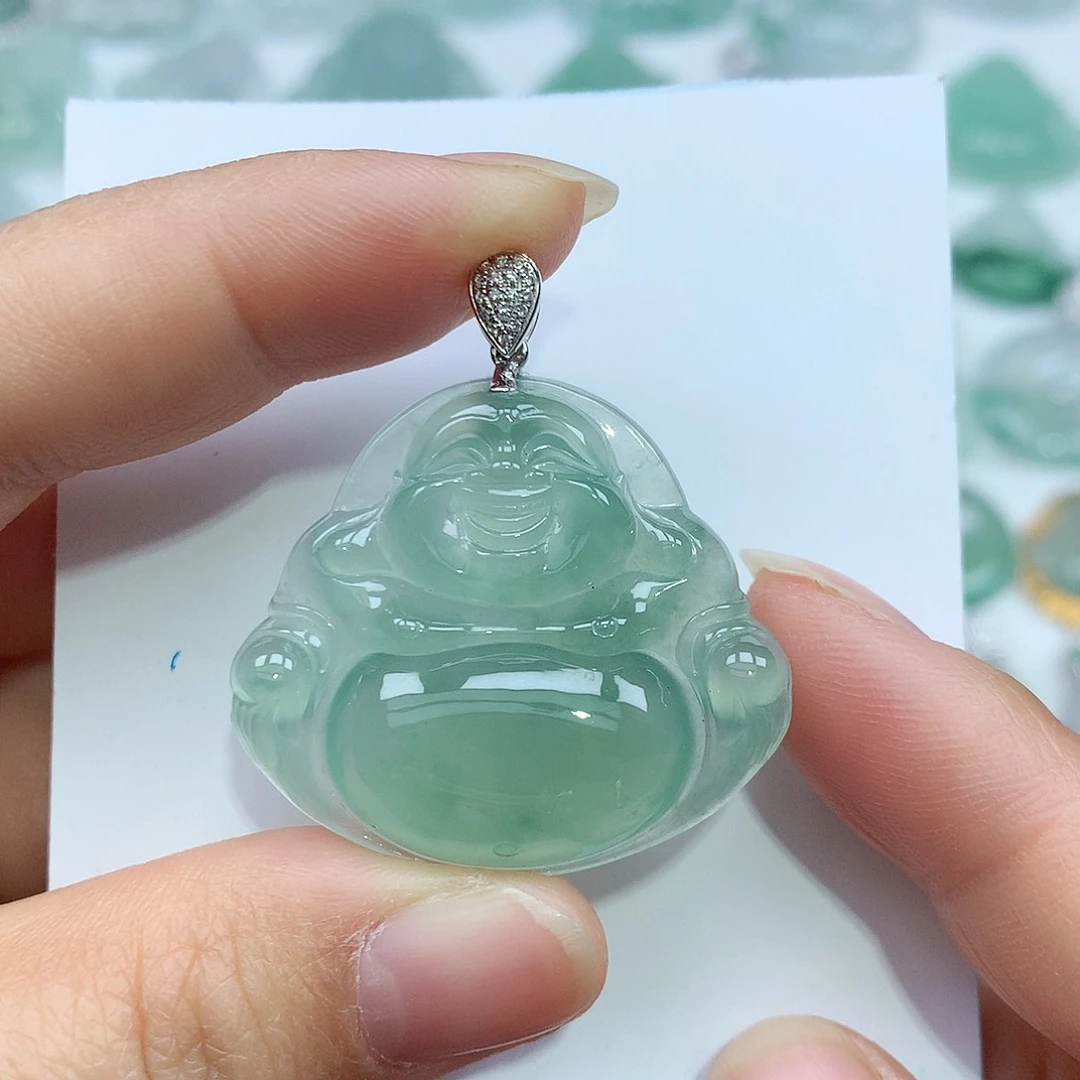 翡翠颈饰18K金镶嵌佛