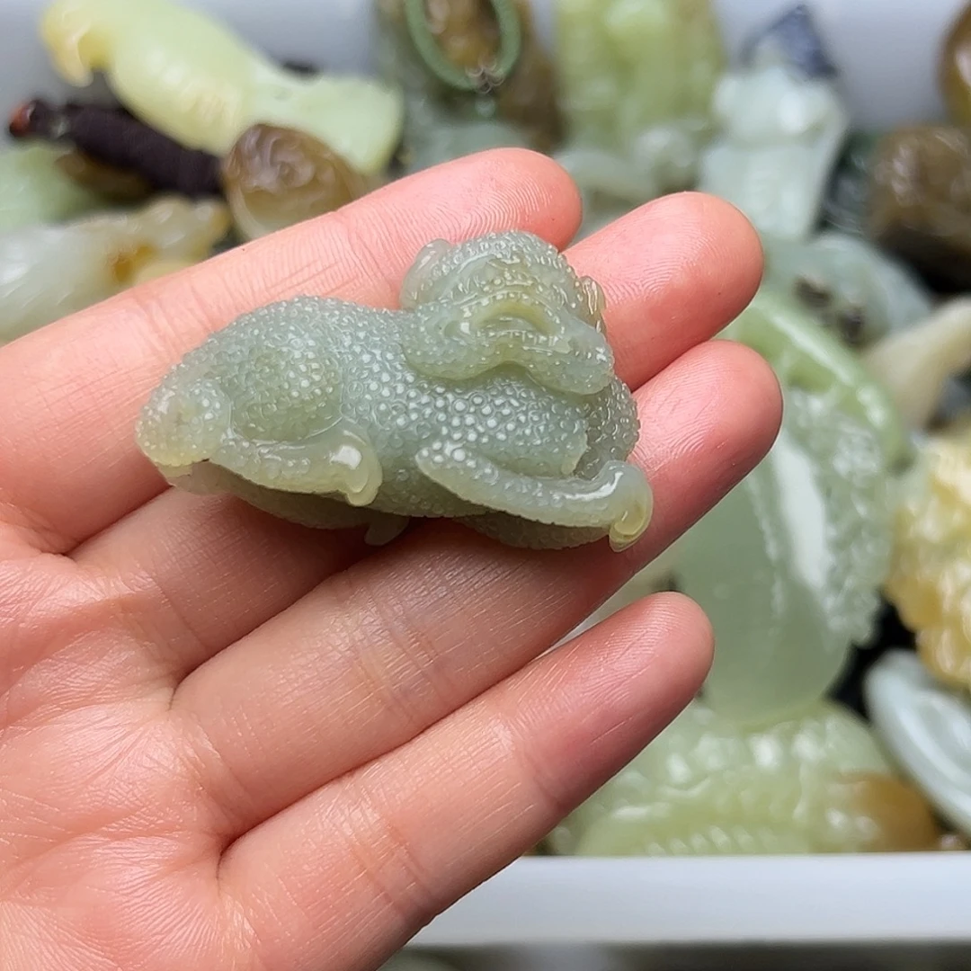 和田玉未镶嵌挂件