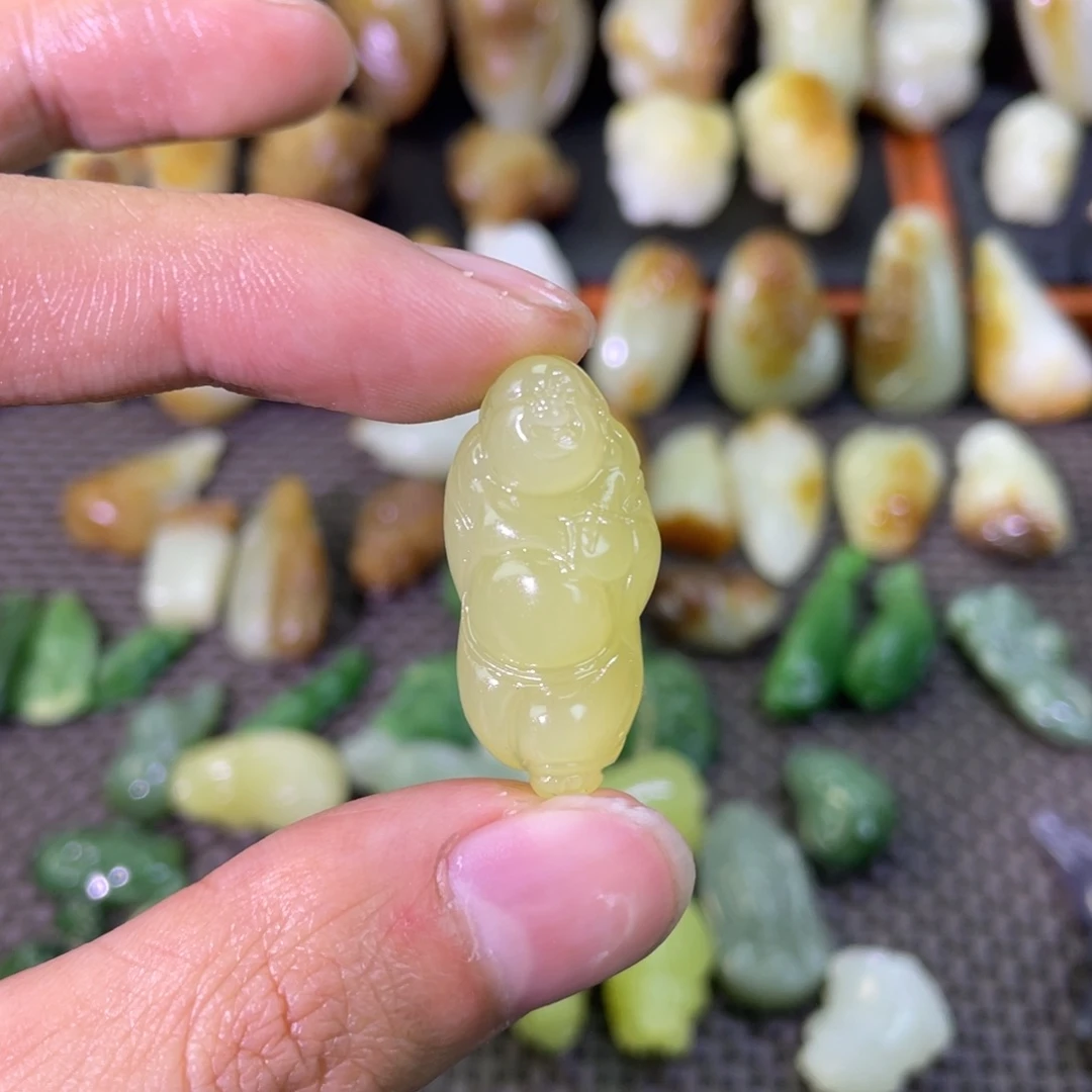 颈饰未镶嵌和田玉刘*生