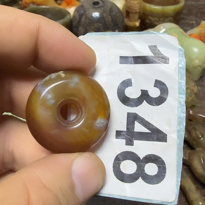 玛瑙/玉髓足铂镶嵌颈饰