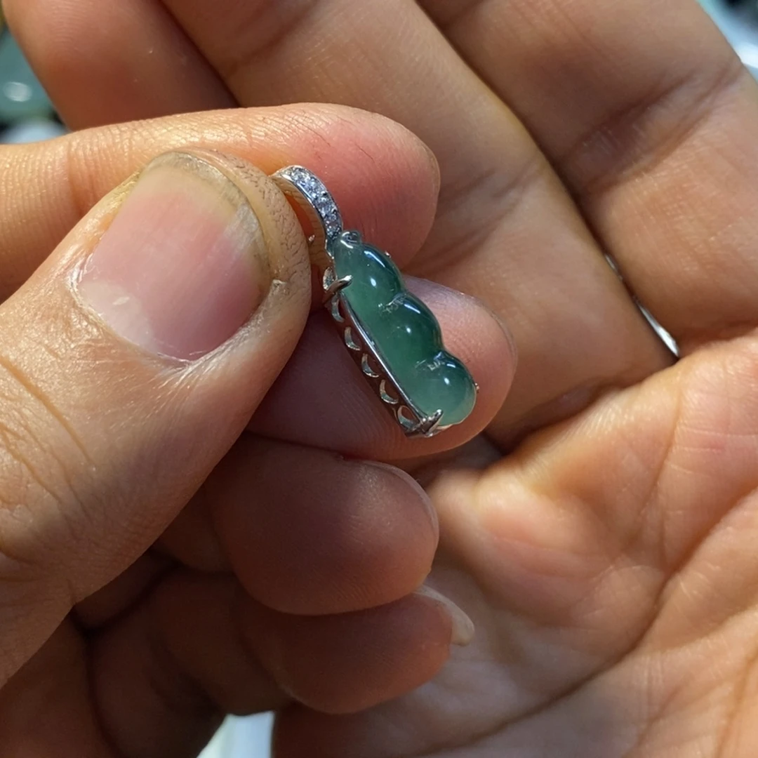 翡翠银S925镶嵌颈饰天然缅甸翡翠A货冰飘花福豆吊坠