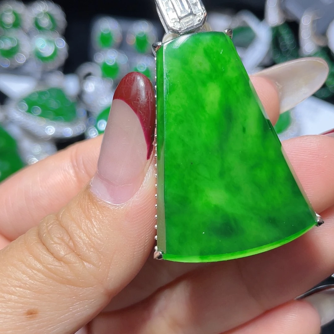 翡翠颈饰银S925镶嵌翡翠