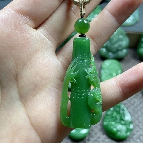 【闪购商品】颈饰未镶嵌和田玉