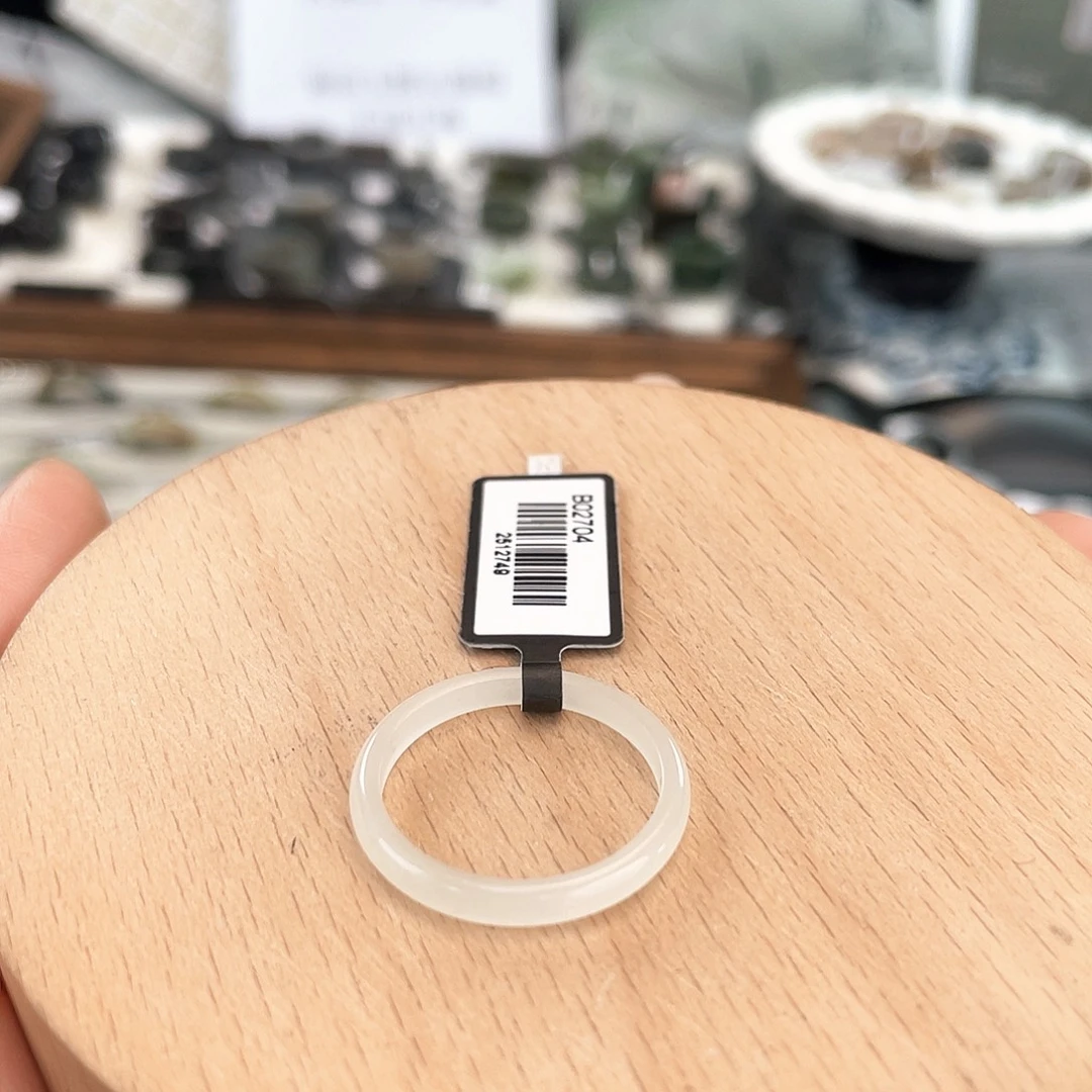 和田玉（糖玉）未镶嵌戒圈Y37白细条19.4不退换