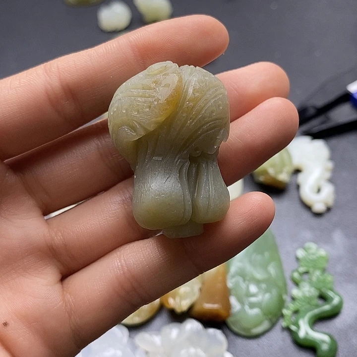 颈饰未镶嵌和田玉