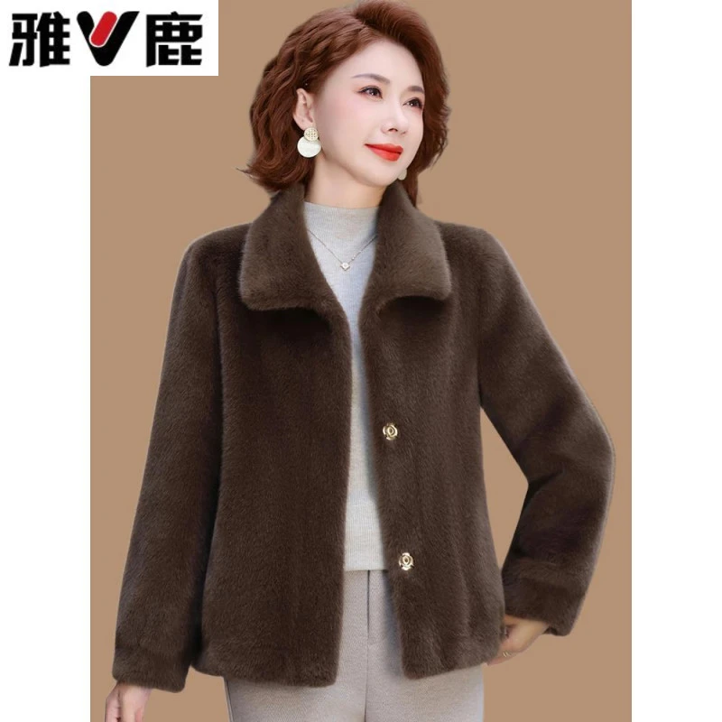 雅鹿中年妈妈秋冬短款水貂绒厚外套新款中老年女冬装洋气皮毛一体