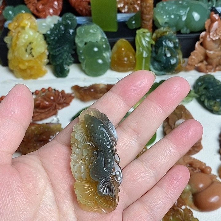 未镶嵌蛇纹石玉颈饰