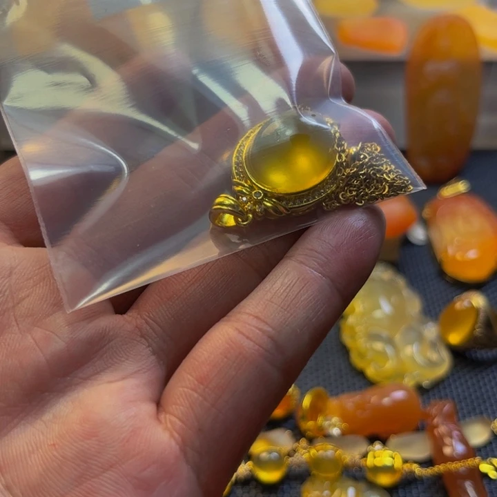 石英质玉未镶嵌颈饰真**本