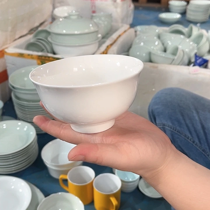 陶瓷奶白色4.5寸米饭碗六个，微瑕包邮