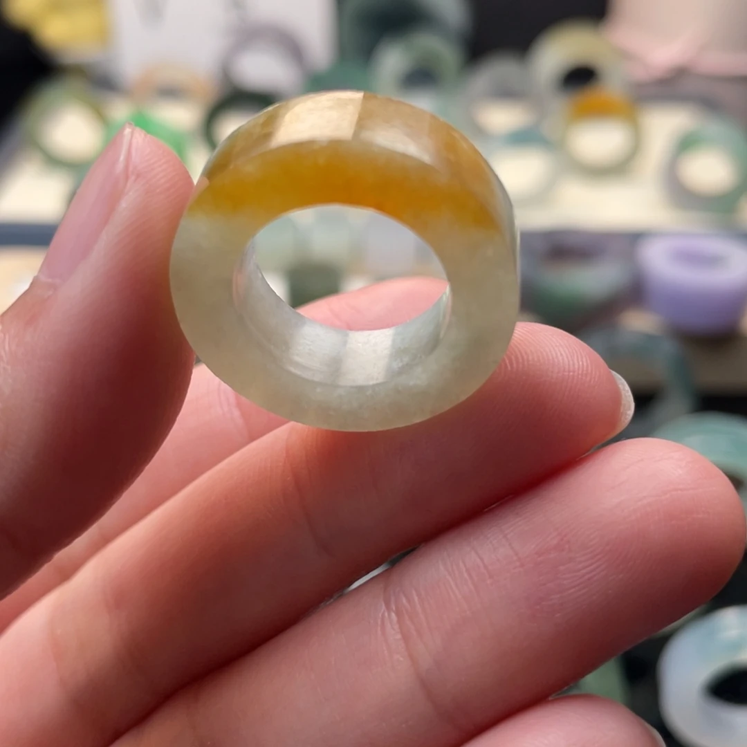 定制翡翠未镶嵌戒指