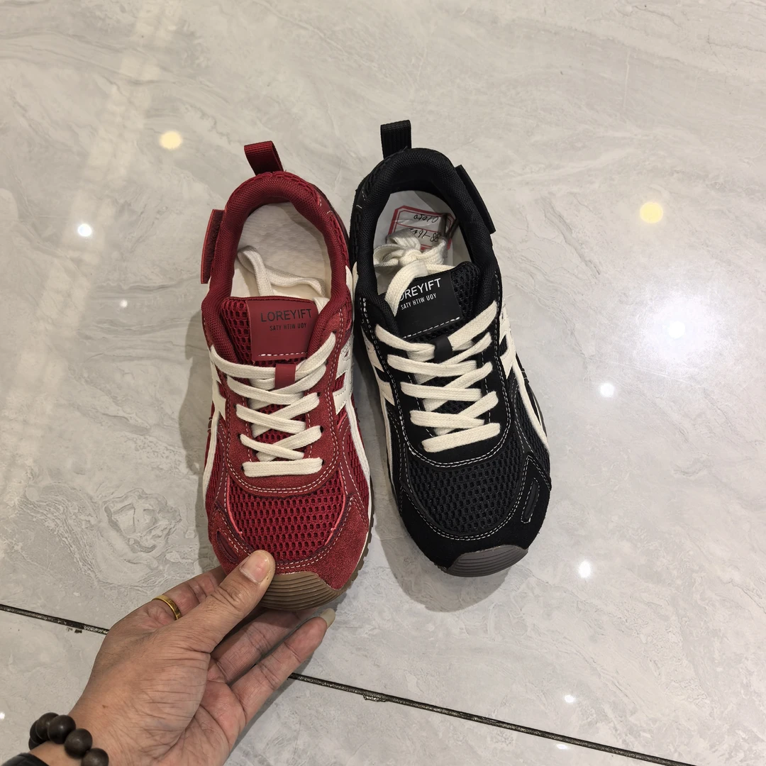 女士秋冬2025皮面加厚网复古时尚百搭软底舒适休闲阿甘鞋德训鞋