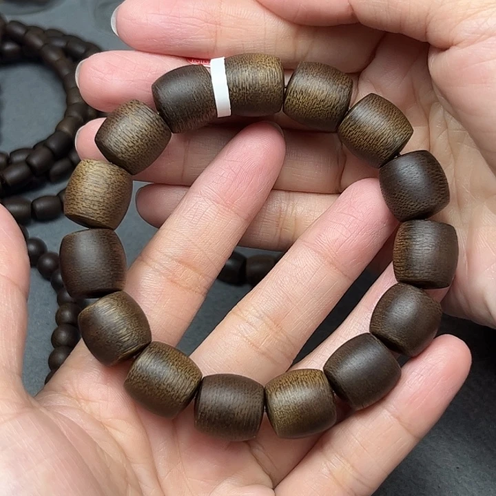 毛***爷沉香沉香碎屑白棋玉化1.4