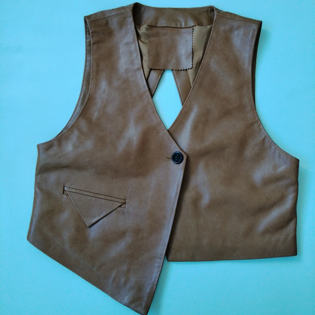 2025新款真皮马夹爆款女装女士上衣咖色女绵羊皮v领无袖马甲外套