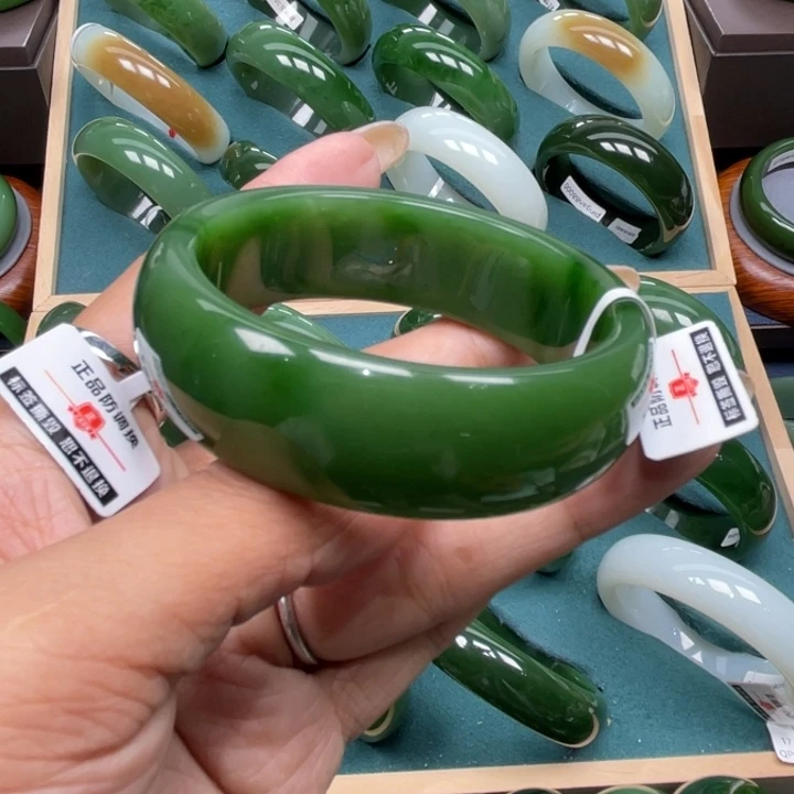 和田玉（碧玉）未镶嵌手镯